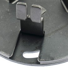 Chave ajustável para tampas de medidores de combustível