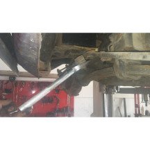 Extractor de golpe para rotulas de direccion de turismos